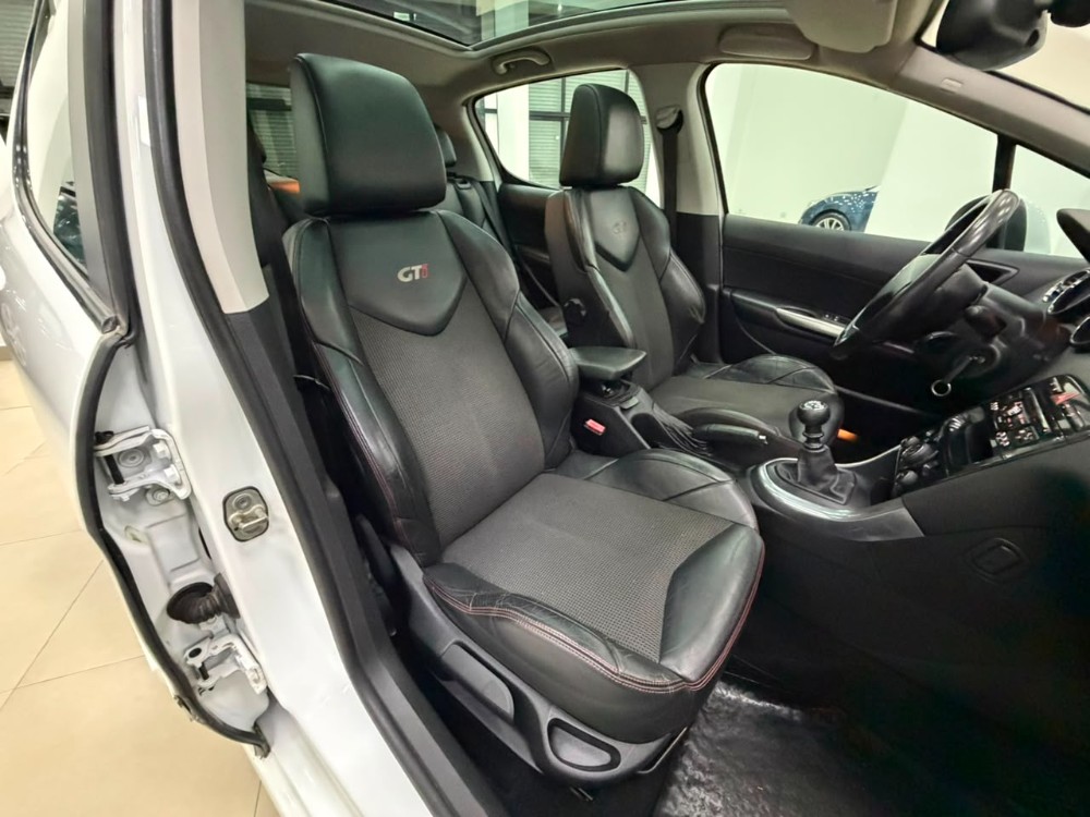 Peugeot 308 5P 1,6 Gti — foto 12
